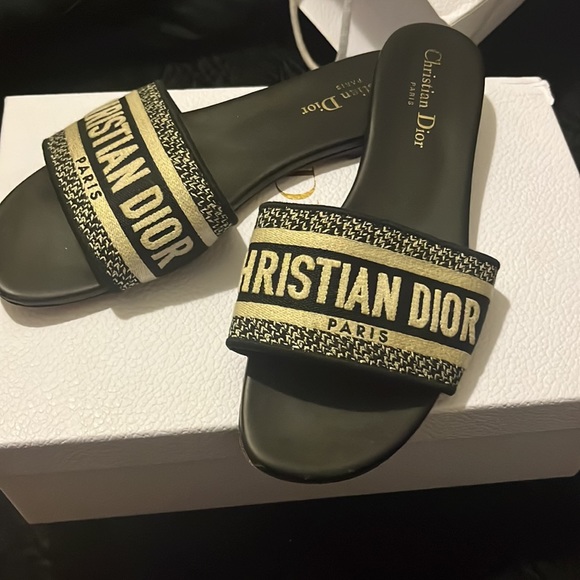 Gently worn Diors . Very good condition. US size 9 European 39.5 - Picture 2 of 6